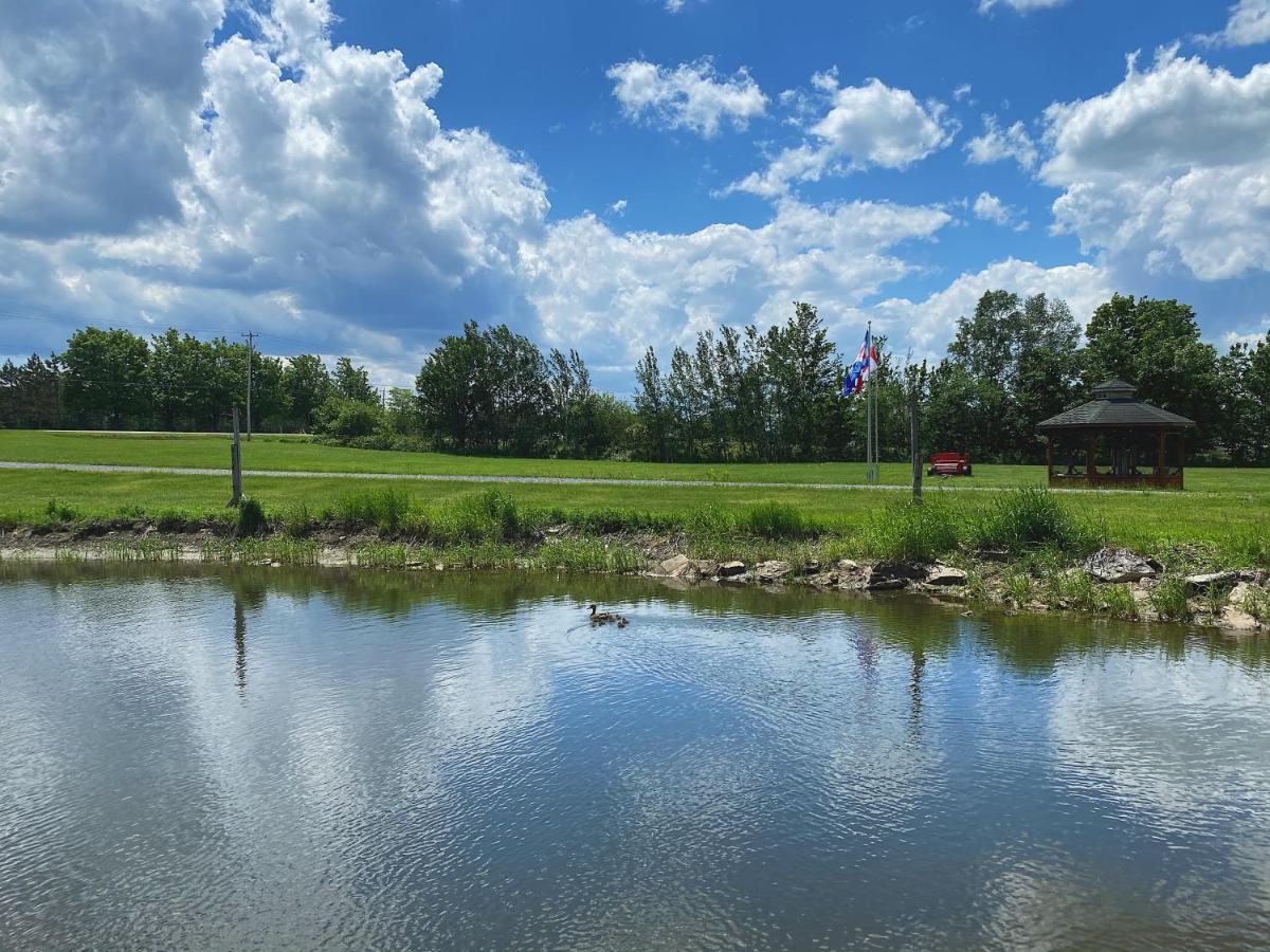 Domaine Steinbach Cidrerie B&B Distillerie St-Pierre-de-l'Île-d'Orléans Zewnętrze zdjęcie